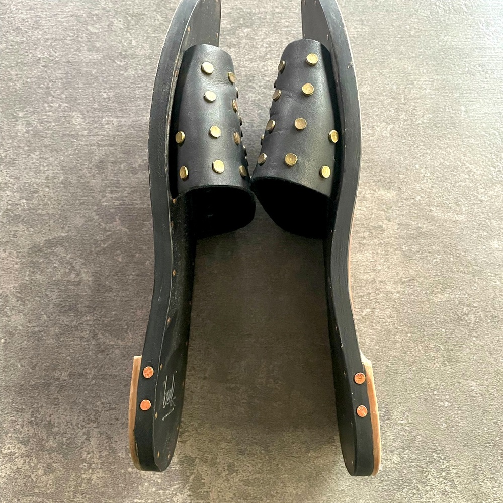 BEEK Lovebird Stud Slides